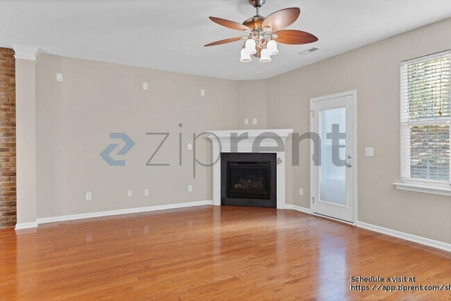 Foto del edificio - 237 Murray Glen Dr