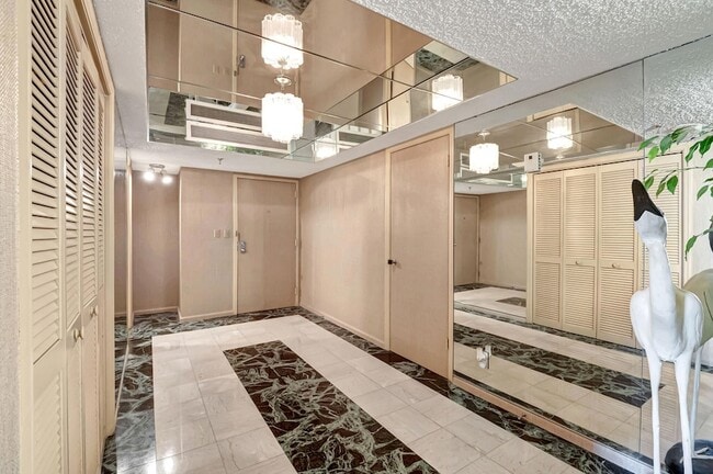 Foto del edificio - 3407 S Ocean Blvd