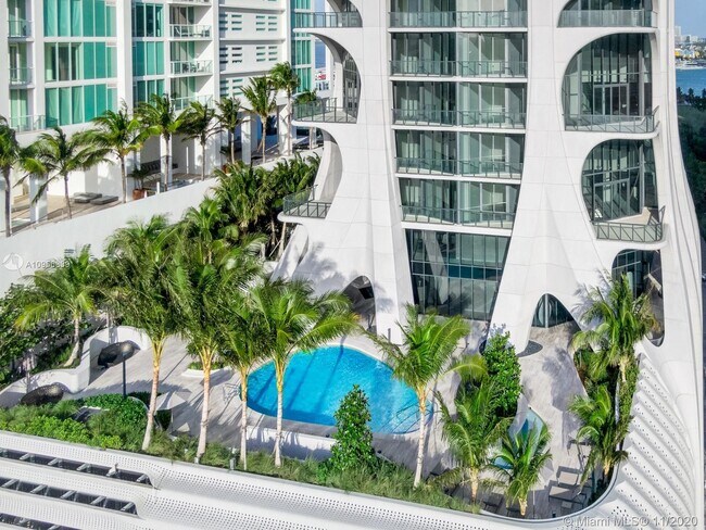 Foto del edificio - 1000 Biscayne Blvd