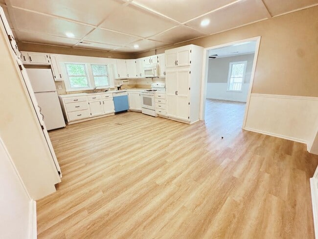 Building Photo - 8643 US-270