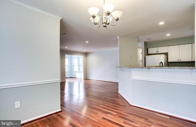 Foto del edificio - 7942 Mayfair Cir