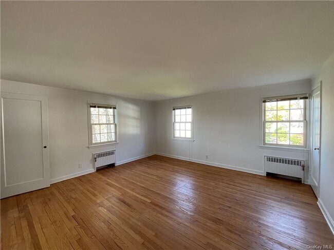 Foto del edificio - 645 N Broadway