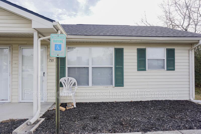 Primary Photo - 735 Sanquine Way