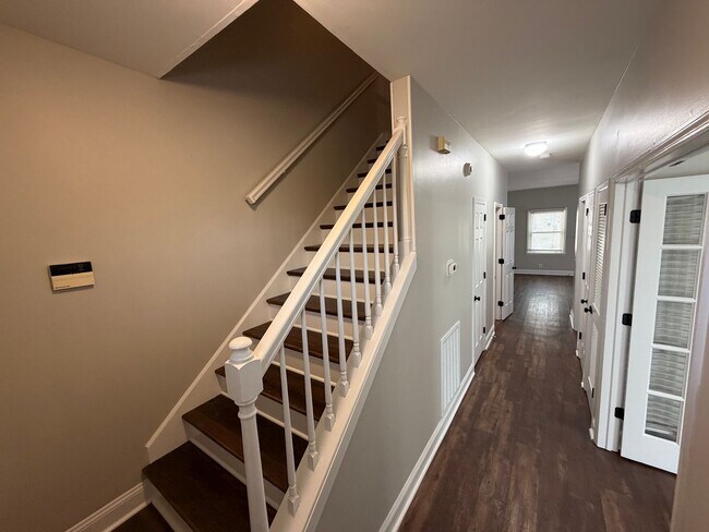 Foto del edificio - Charming 3 bed 2.5 Bath Townhome in Antioch