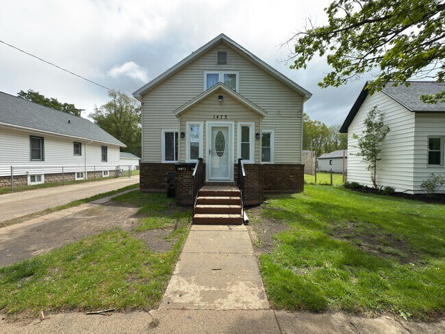 Foto del edificio - 1473 Montgomery Ave