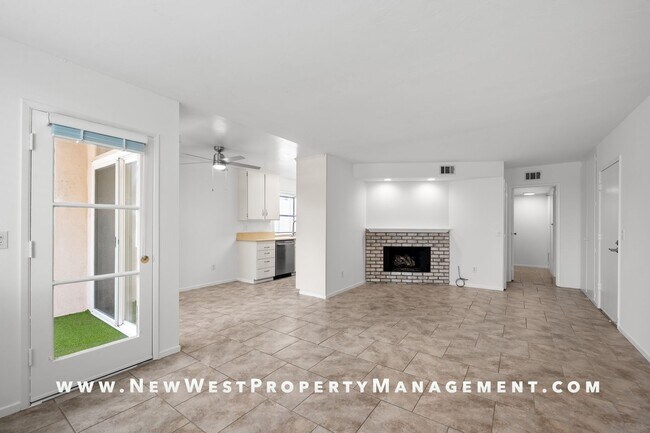 Foto del edificio - Recently Refreshed Point Loma 2-Bedroom at Baycrest! Small Pet OK! Available Now!