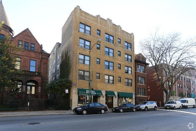 Building Photo - 714 W Belmont Ave