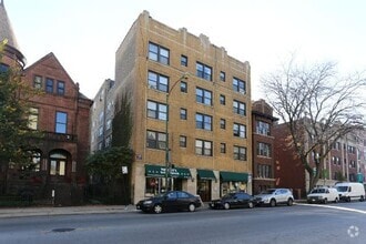 Building Photo - 714 W Belmont Ave