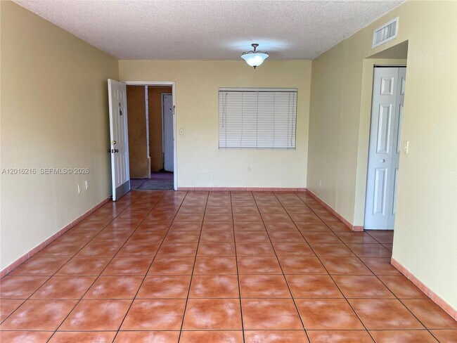 Foto del edificio - 6255 SW Kendale Lakes Cir