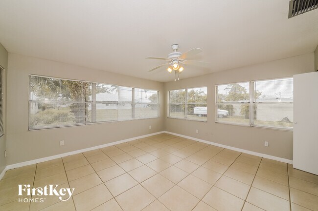 Foto del edificio - 3631 Harbor Blvd