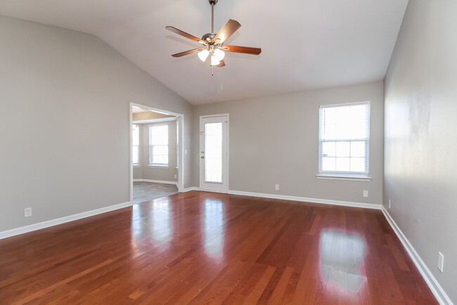 Building Photo - 3042 Ace Wintermeyer Dr