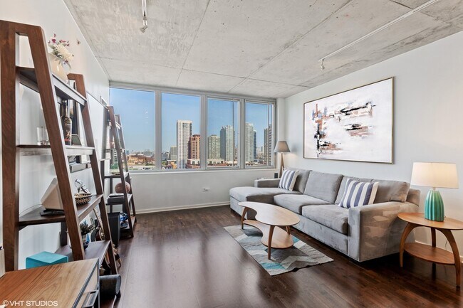 Building Photo - 659 W Randolph St