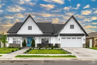 Building Photo - 13819 N 33rd Ln