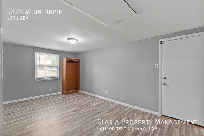 Building Photo - Updated 4 Bed/2 Bath in Ritenour School Di...