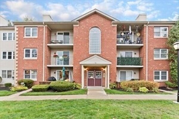 Foto del edificio - 32 Maple Crest Cir