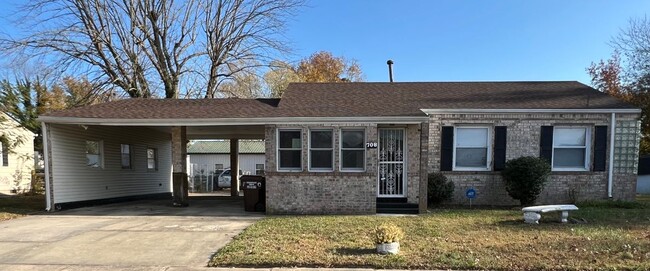 Building Photo - 708 Stiles Cir