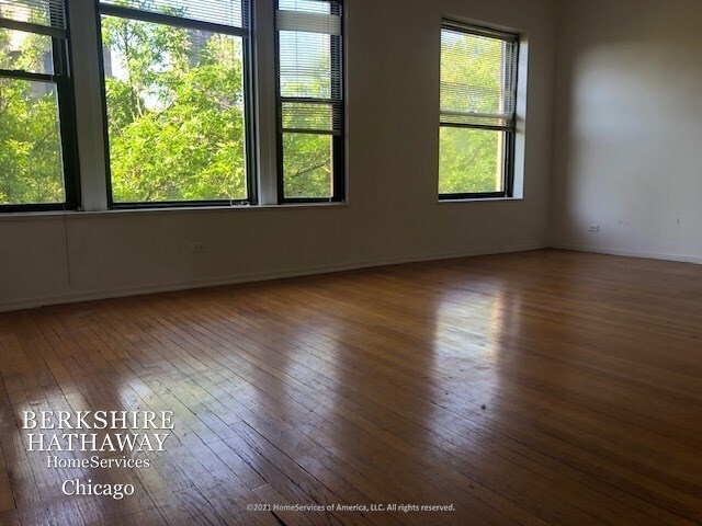 Foto del edificio - 727 W Cornelia Ave