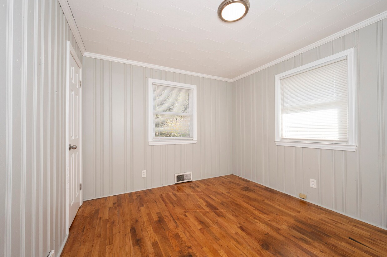 Primary Photo - 2519 Amhurst St