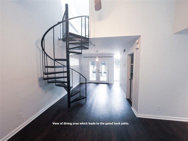 Foto del edificio - 836 St Charles Ave NE