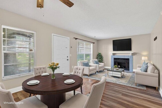 Foto del edificio - 14319 Hanging Moss Cir