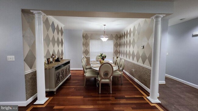 Foto del edificio - 14321 Bakerwood Pl