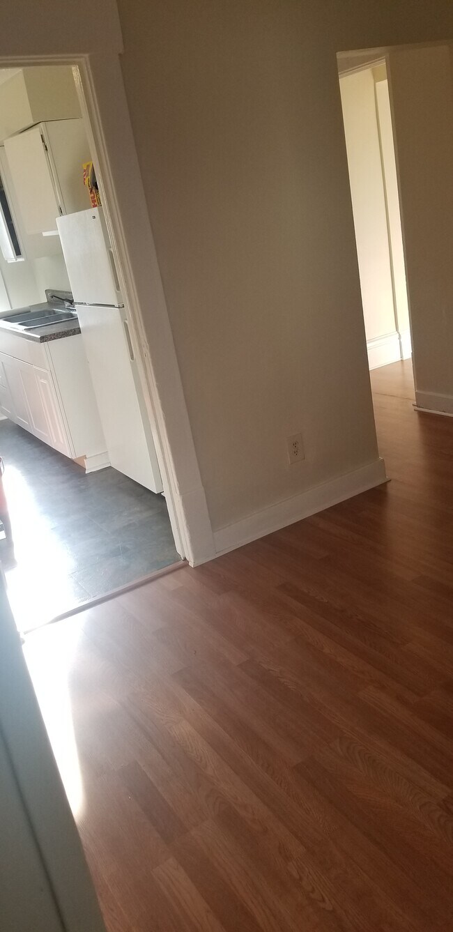 Building Photo - 928 Bye St