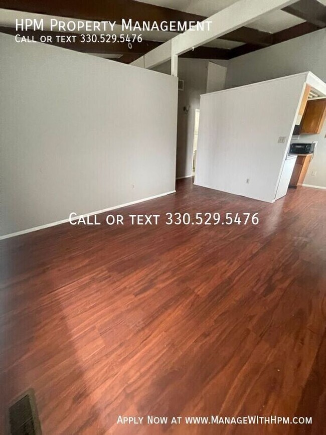 Foto del edificio - 871 Bryant Ave