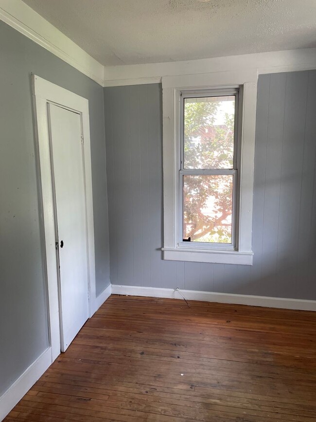 Building Photo - Charming 3 Bed 1 Bath Ranch