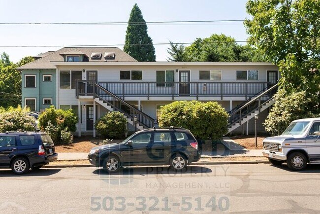 Building Photo - 1131 SE 17th Ave