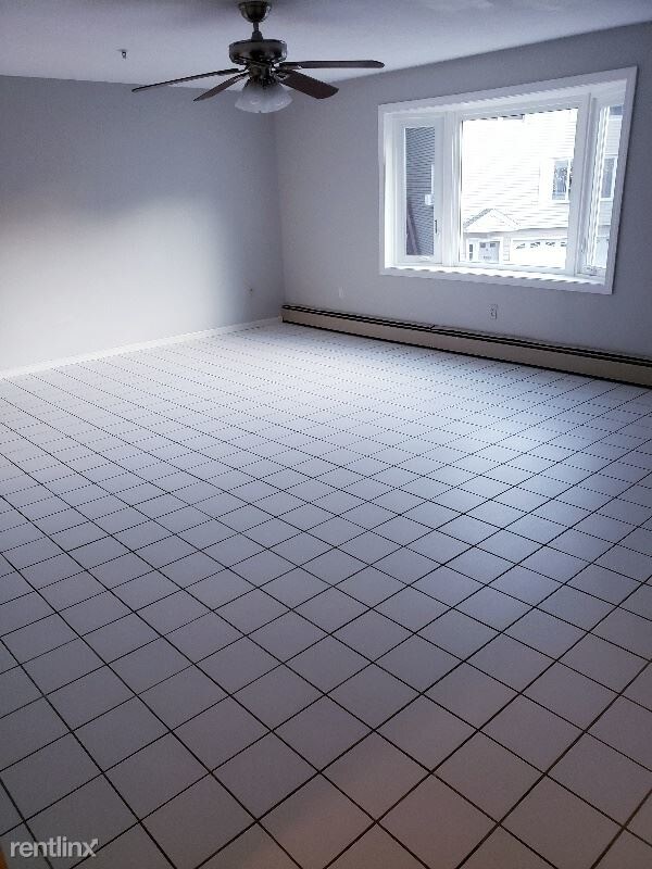 Building Photo - 3 br, 1.5 bath Townhome - 630 Hackett Hill Rd