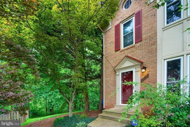 Foto del edificio - 5136 Glen Meadow Dr