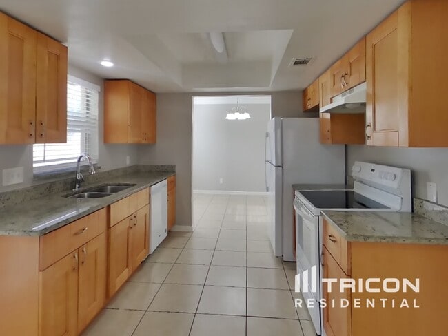 Building Photo - 4513 Cabbage Palm Dr