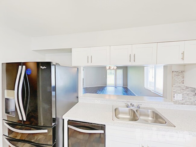 Foto del edificio - 533 Scarlet Maple Ct