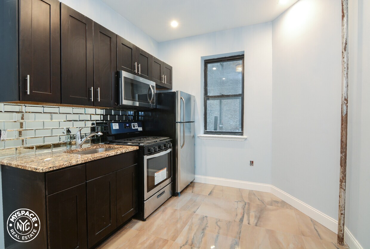 Foto principal - 637 St Marks Ave