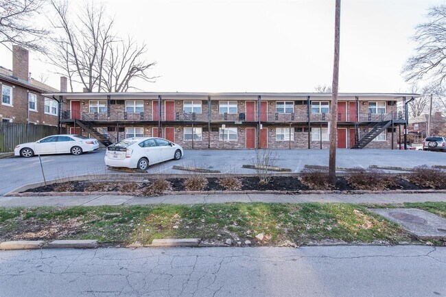 Foto del edificio - 256 Lyndhurst Pl