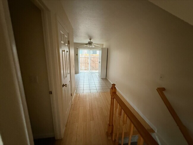 Foto del edificio - "Charming 2-Bed, 2.5-Bath Condo Retreat in Broomfield – Your Cozy 900 Sq Ft Haven Awaits!"