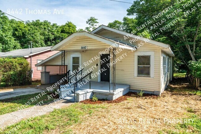 Foto del edificio - 8442 Thomas Ave