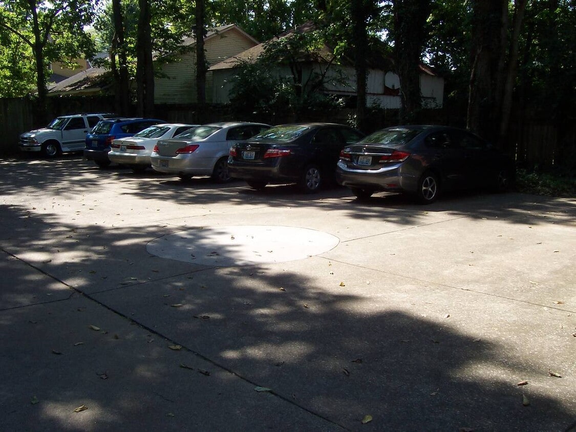 Building Photo - 180 Woodland Ave