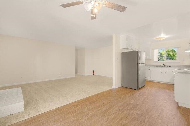 Building Photo - 2955 Ladd Ave