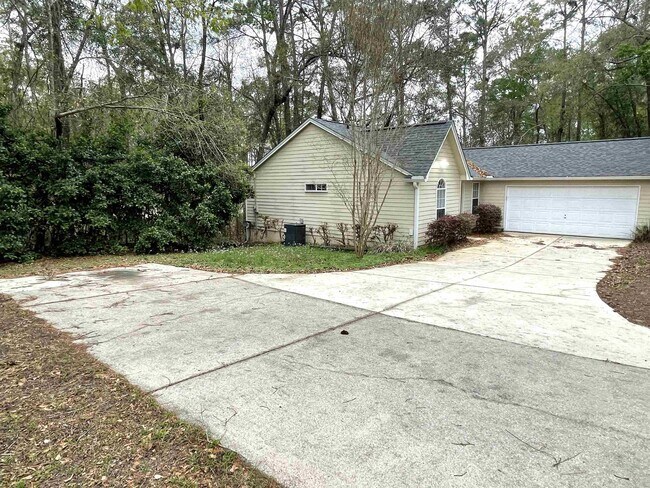 Foto del edificio - 1719 Folkstone Rd