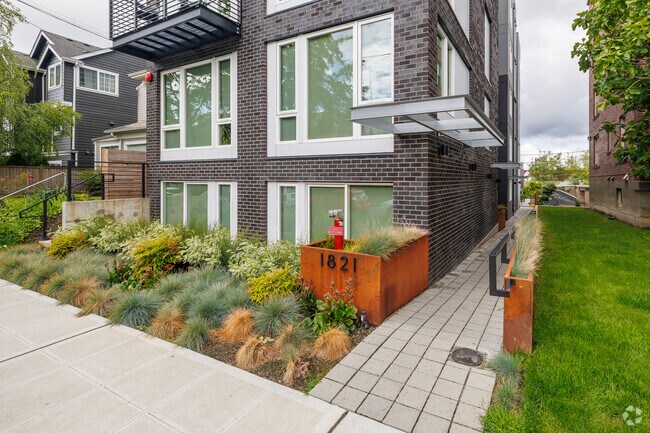 Building Photo - 1821 13th Ave