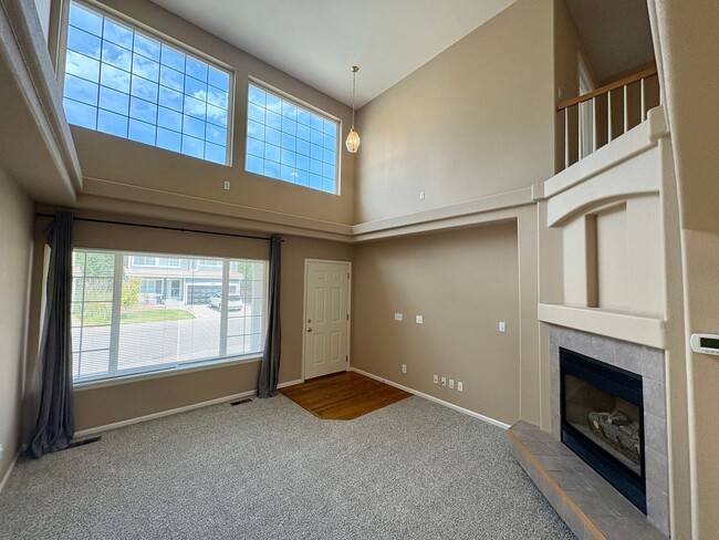 Building Photo - Highlands Ranch 3bed, 3.5 bath