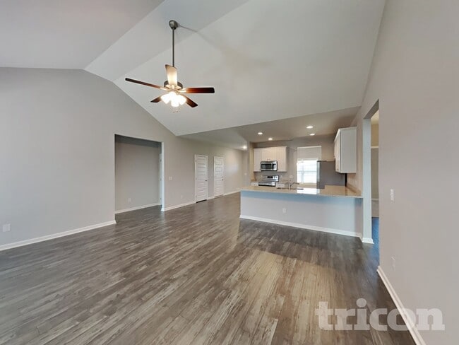 Building Photo - 1022 Cyril Dr