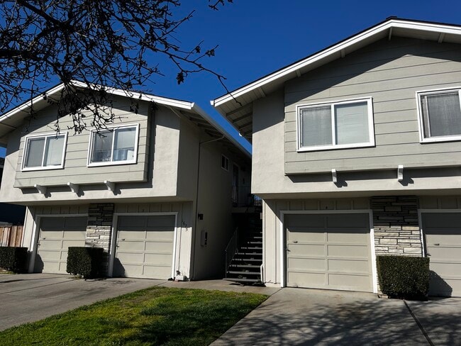 Building Photo - 1675 Whitwood Ln