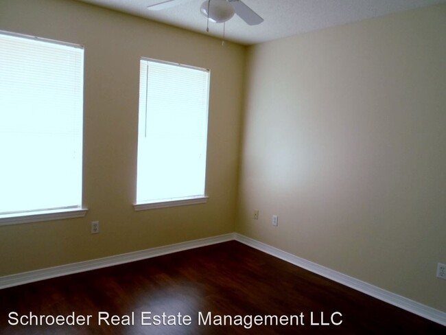 Building Photo - 2 br, 1 bath House - 10632 East Bay Tree