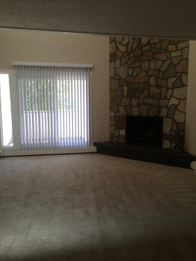 Photo du bâtiment - 0 Bed 0 Bath Unit in Red Deer, AB