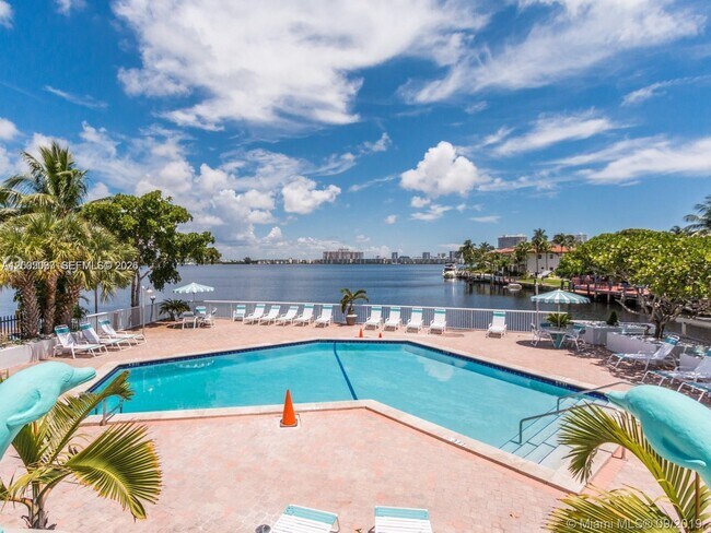 Foto del edificio - 2841 NE 163rd St