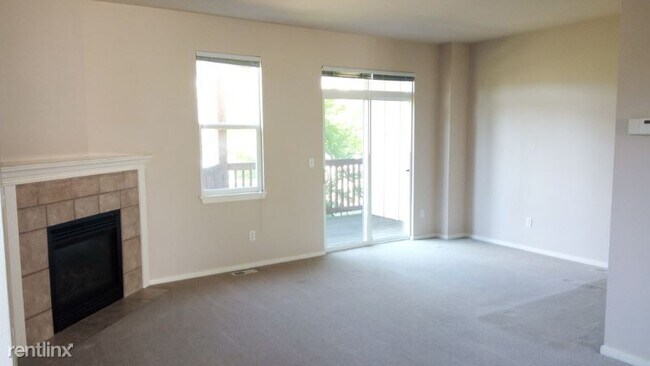 Building Photo - 2 br, 2.5 bath Townhome - 9068 161st Ct NE
