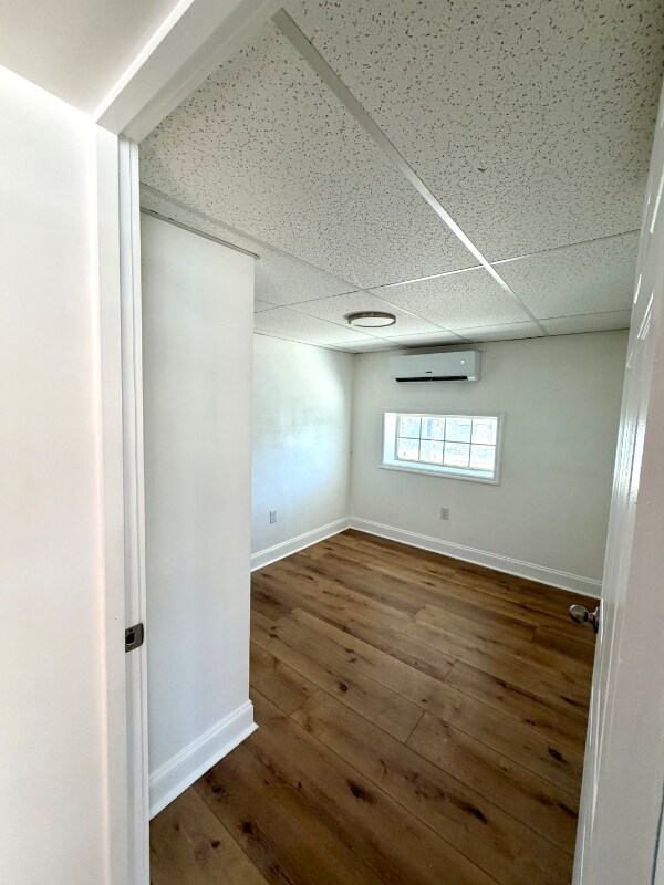 Building Photo - 711 W Eastland Ave