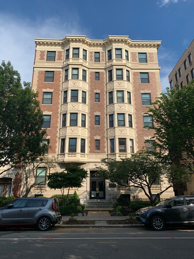 1735 New Hampshire Ave NW, Washington, DC 20009 Condo for Rent in Washington, DC